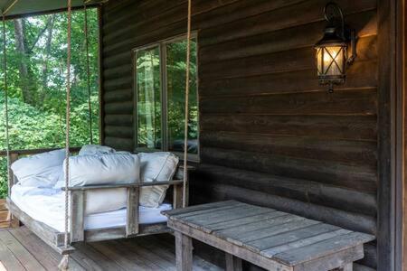Cozy 2 Bedroom Cabin Nestled In Wooded Hideaway Monterey Екстериор снимка