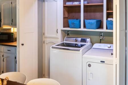 Cozy 2 Bedroom Cabin Nestled In Wooded Hideaway Monterey Екстериор снимка